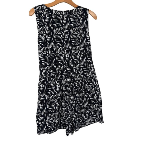 Ann Taylor Loft Petite Womens Black Leaf Print Sleeveless  Romper size 8P - Picture 4 of 7